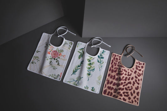 Bib – Gentle Leaves